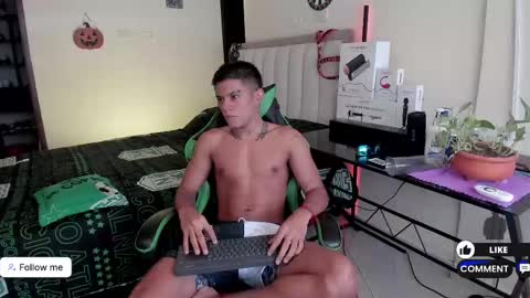 Snapshot of jack_castell chatting on October 2, 12:23 pm JACK CASTELL online show from October 2, 12:23 pm