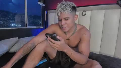 Snapshot of jack_castell chatting on July 15, 11:43 pm JACK CASTELL online show from July 15, 11:43 pm