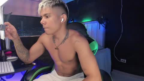 Snapshot of jack_castell chatting on July 23, 1:58 am JACK CASTELL online show from July 23, 1:58 am