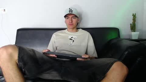 Snapshot of jack_norizz chatting on December 8, 5:01 pm INDEPENDENT MODEL online show from December 8, 5:01 pm