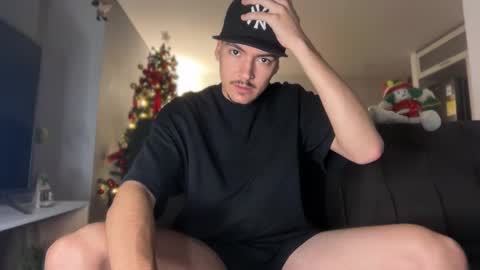 Snapshot of jack_norizz chatting on December 5, 9:51 am INDEPENDENT MODEL online show from December 5, 9:51 am