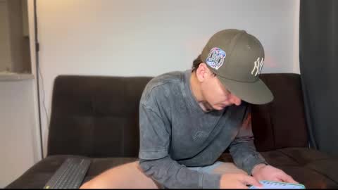 INDEPENDENT MODEL online show from January 14, 11:05 am