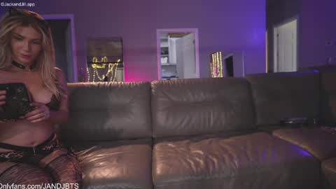 JackJill online show from September 28, 6:24 pm