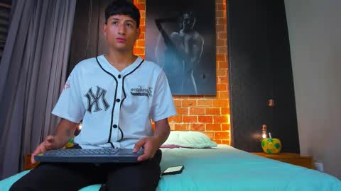 Snapshot of jackandjoes chatting on December 17, 3:23 am Jack and Joes online show from December 17, 3:23 am