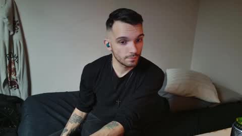 Snapshot of jackdesfeux chatting on February 25, 8:51 pm Jack  online show from February 25, 8:51 pm