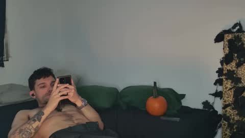 Snapshot of jackdesfeux chatting on October 14, 9:37 pm Jack  online show from October 14, 9:37 pm