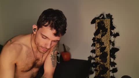 Snapshot of jackdesfeux chatting on October 15, 9:42 am Jack  online show from October 15, 9:42 am