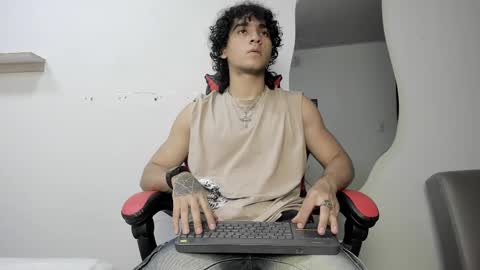 Snapshot of jackestaylor chatting on November 23, 5:07 am Jackes Taylor online show from November 23, 5:07 am