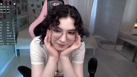 Snapshot of jackieapplepie chatting on July 9, 7:45 am JackieApplePie online show from July 9, 7:45 am