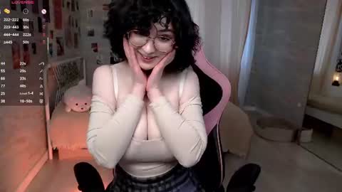 Snapshot of jackieapplepie chatting on July 20, 9:23 am JackieApplePie online show from July 20, 9:23 am