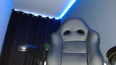 Snapshot of jackk_ho chatting on December 17, 9:07 am Jack online show from December 17, 9:07 am