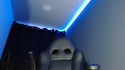 Snapshot of jackk_ho chatting on December 22, 5:56 am Jack online show from December 22, 5:56 am