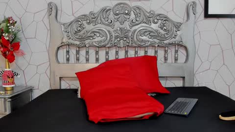 Snapshot of jackmacson chatting on December 4, 1:36 am jackmacson online show from December 4, 1:36 am