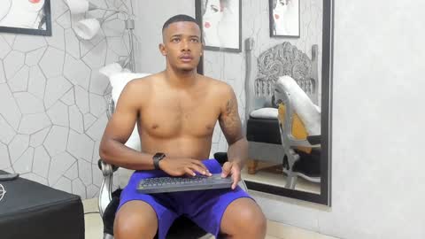 Snapshot of jackmacson chatting on December 17, 7:15 pm jackmacson online show from December 17, 7:15 pm