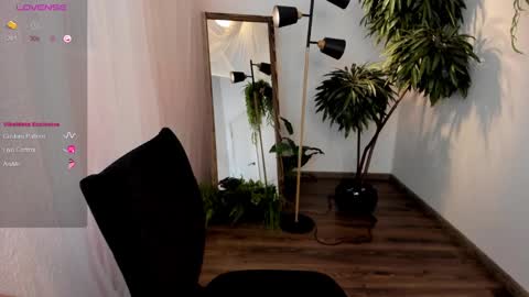 Snapshot of jackp0t__ chatting on February 23, 5:34 am Win by life online show from February 23, 5:34 am