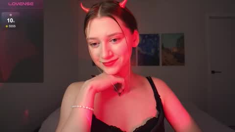 Snapshot of jackp0t__ chatting on October 31, 12:17 pm Win by life online show from October 31, 12:17 pm