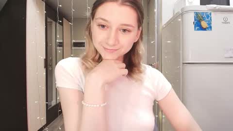 Snapshot of jackp0t__ chatting on December 19, 11:50 am Win by life online show from December 19, 11:50 am