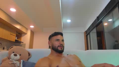 Snapshot of jackson_wayne__ chatting on July 6, 2:52 am Jackson Wayne online show from July 6, 2:52 am