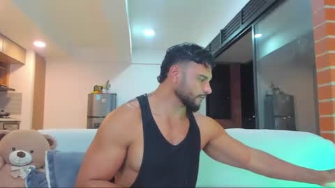 Snapshot of jackson_wayne__ chatting on August 1, 12:32 am Jackson Wayne online show from August 1, 12:32 am