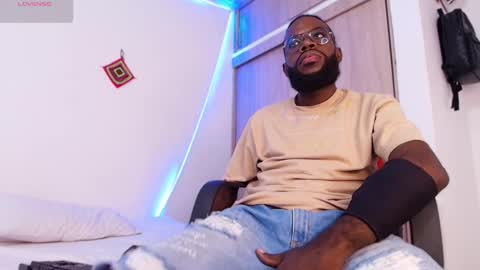 Snapshot of jacksonking27 chatting on February 18, 10:58 pm Jackson online show from February 18, 10:58 pm