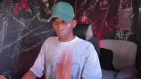 Snapshot of jacksonmuller_ chatting on June 10, 1:32 pm Jackson online show from June 10, 1:32 pm