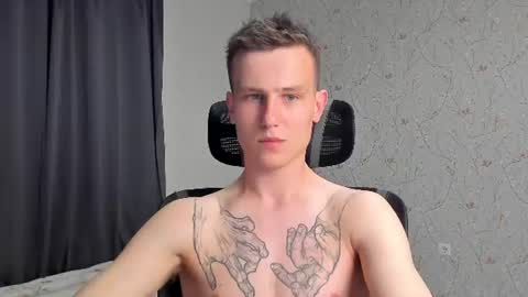 Snapshot of jacksonvox chatting on June 16, 10:12 pm Nikolay online show from June 16, 10:12 pm