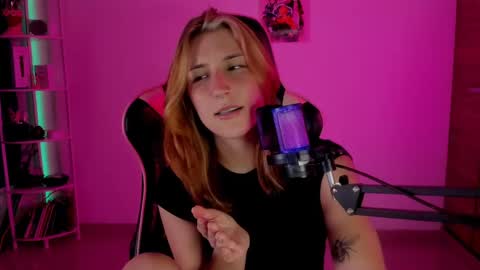 Snapshot of jacky_croft chatting on January 9, 5:34 am Linda Sofia help me get to 100 thumbs up online show from January 9, 5:34 am