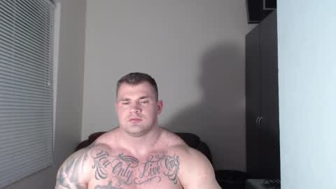 Snapshot of jackyhuge chatting on November 12, 11:36 pm Jacky online show from November 12, 11:36 pm