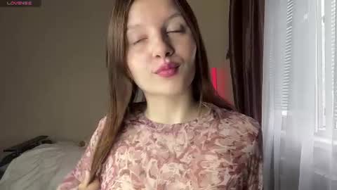 Lillian online show from July 26, 5:04 am