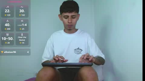 Snapshot of jacob_twink_ec chatting on December 18, 12:17 am Jacob online show from December 18, 12:17 am