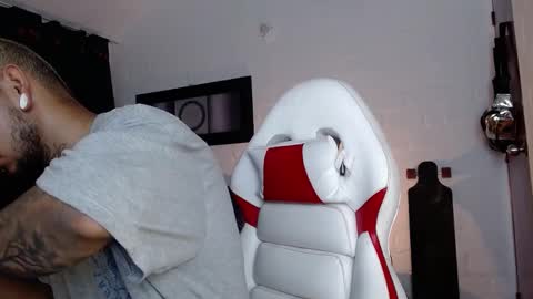 Michael Caicedo online show from February 8, 4:03 am