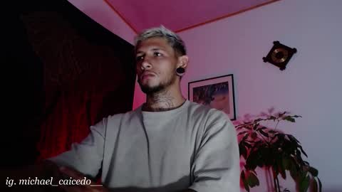 Michael Caicedo online show from September 28, 3:45 am