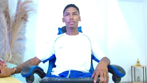 Snapshot of jacobcum18 chatting on May 14, 2:13 pm jacobcum18 online show from May 14, 2:13 pm