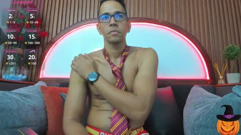 Snapshot of jacobdraven chatting on October 31, 4:57 am jacobdraven online show from October 31, 4:57 am