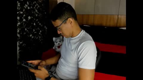 Snapshot of jacobdraven chatting on December 20, 3:24 am jacobdraven online show from December 20, 3:24 am