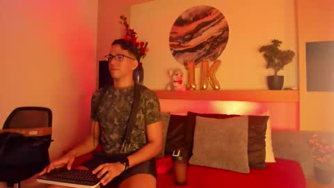 Snapshot of jacobdraven chatting on January 17, 3:44 am jacobdraven online show from January 17, 3:44 am