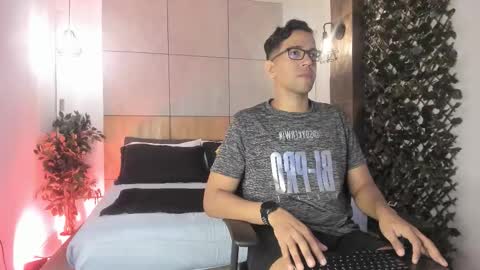 Snapshot of jacobdraven chatting on January 18, 4:05 am jacobdraven online show from January 18, 4:05 am