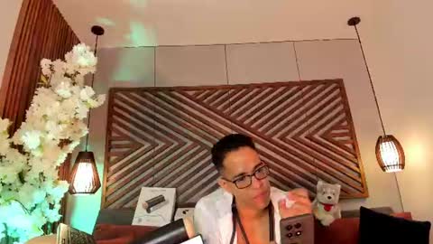 Snapshot of jacobdraven chatting on August 3, 9:04 am jacobdraven online show from August 3, 9:04 am