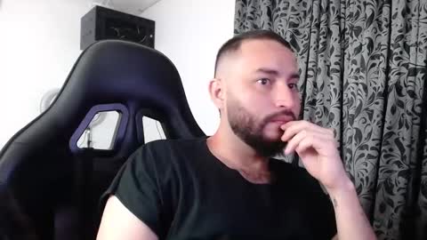 Snapshot of jacobkingd chatting on February 8, 11:13 pm jacobkingd online show from February 8, 11:13 pm