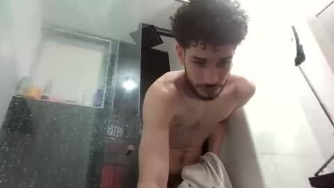 Snapshot of jacobmurphy2103 chatting on January 6, 4:43 pm JACOB ROBIN online show from January 6, 4:43 pm