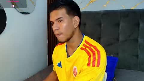 Snapshot of jacobwolf__ chatting on July 3, 11:22 pm Jacob Wolf online show from July 3, 11:22 pm