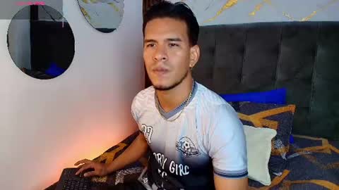 Snapshot of jacobwolf__ chatting on July 4, 7:09 pm Jacob Wolf online show from July 4, 7:09 pm