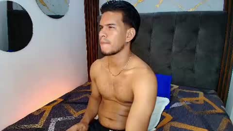 Snapshot of jacobwolf__ chatting on July 5, 4:25 pm Jacob Wolf online show from July 5, 4:25 pm