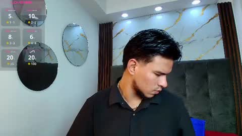 Snapshot of jacobwolf__ chatting on July 8, 7:51 pm Jacob Wolf online show from July 8, 7:51 pm