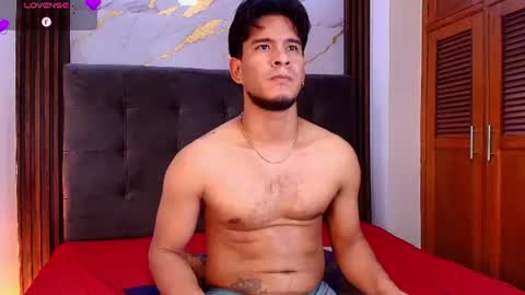 Snapshot of jacobwolf__ chatting on July 28, 8:45 pm Jacob Wolf online show from July 28, 8:45 pm