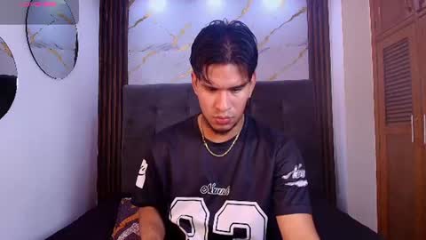 Snapshot of jacobwolf__ chatting on August 1, 8:19 pm Jacob Wolf online show from August 1, 8:19 pm