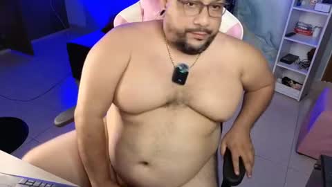 daddy sir master bear online show from July 24, 10:30 pm