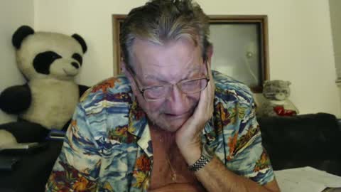 Snapshot of jacques_de_france chatting on December 23, 5:39 am Jacques online show from December 23, 5:39 am