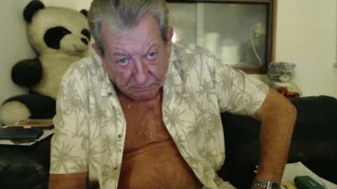 Snapshot of jacques_de_france chatting on February 15, 4:58 am Jacques online show from February 15, 4:58 am