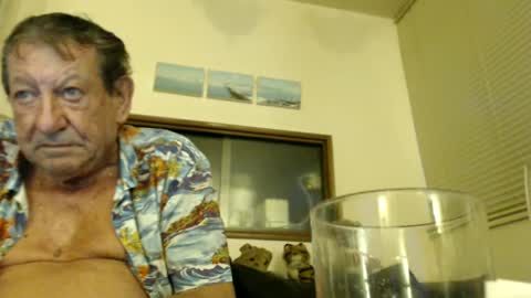 Snapshot of jacques_de_france chatting on June 22, 3:19 am Jacques online show from June 22, 3:19 am